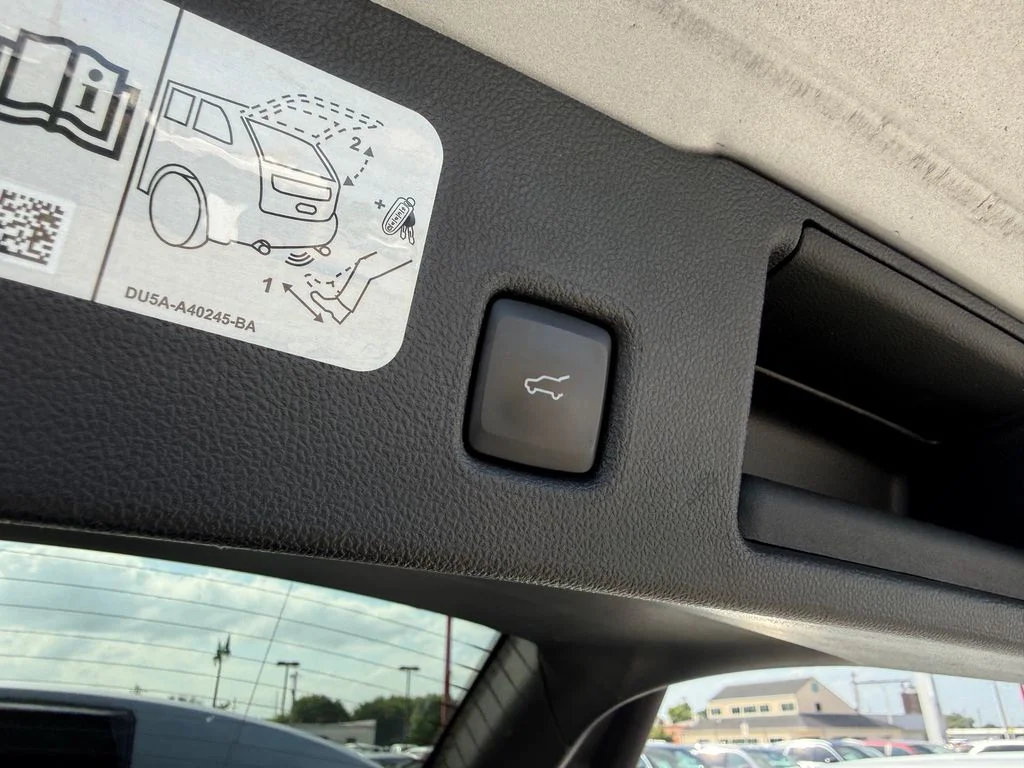 Used 2020 Silver Ford SEL image 15