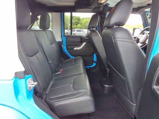 Used 2017  Jeep Unlimited Sahara image 29