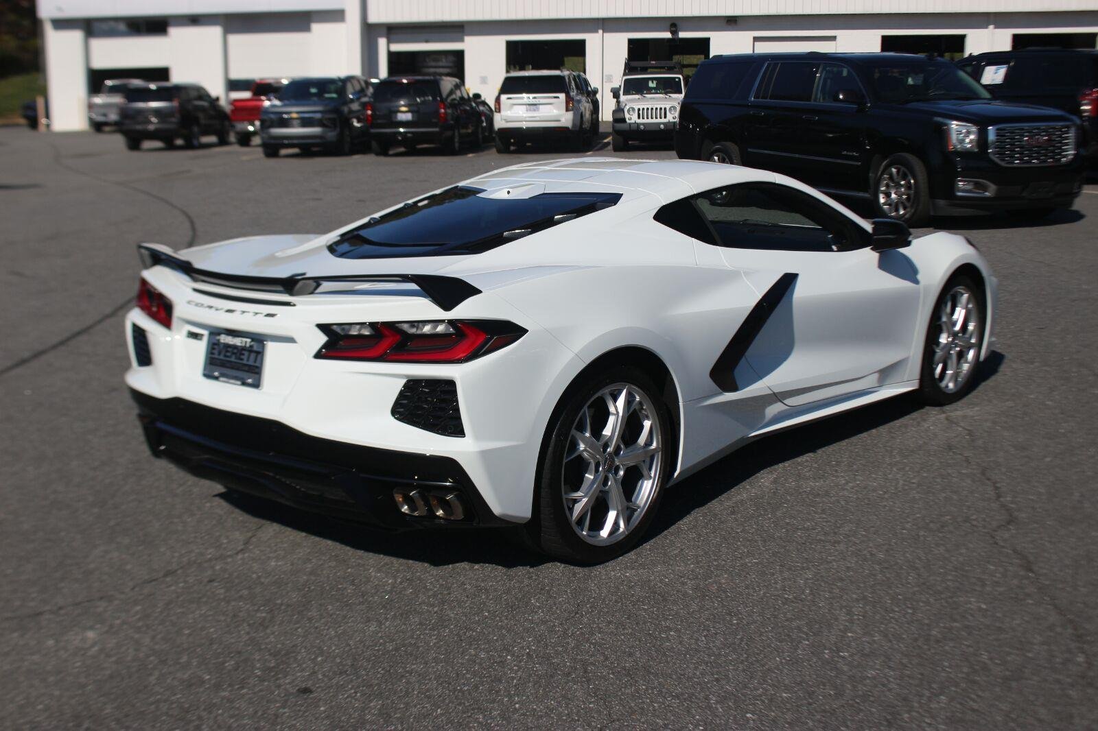 Used 2020 ARCTIC WHITE Chevrolet 2LT image 10