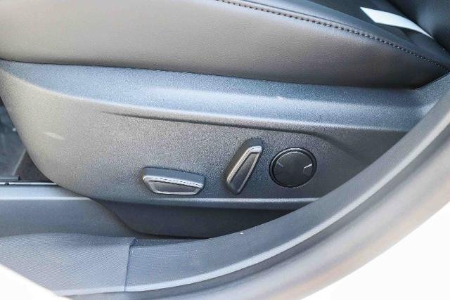 New 2026 Star White Metallic Tri-coat Ford Premium image 51