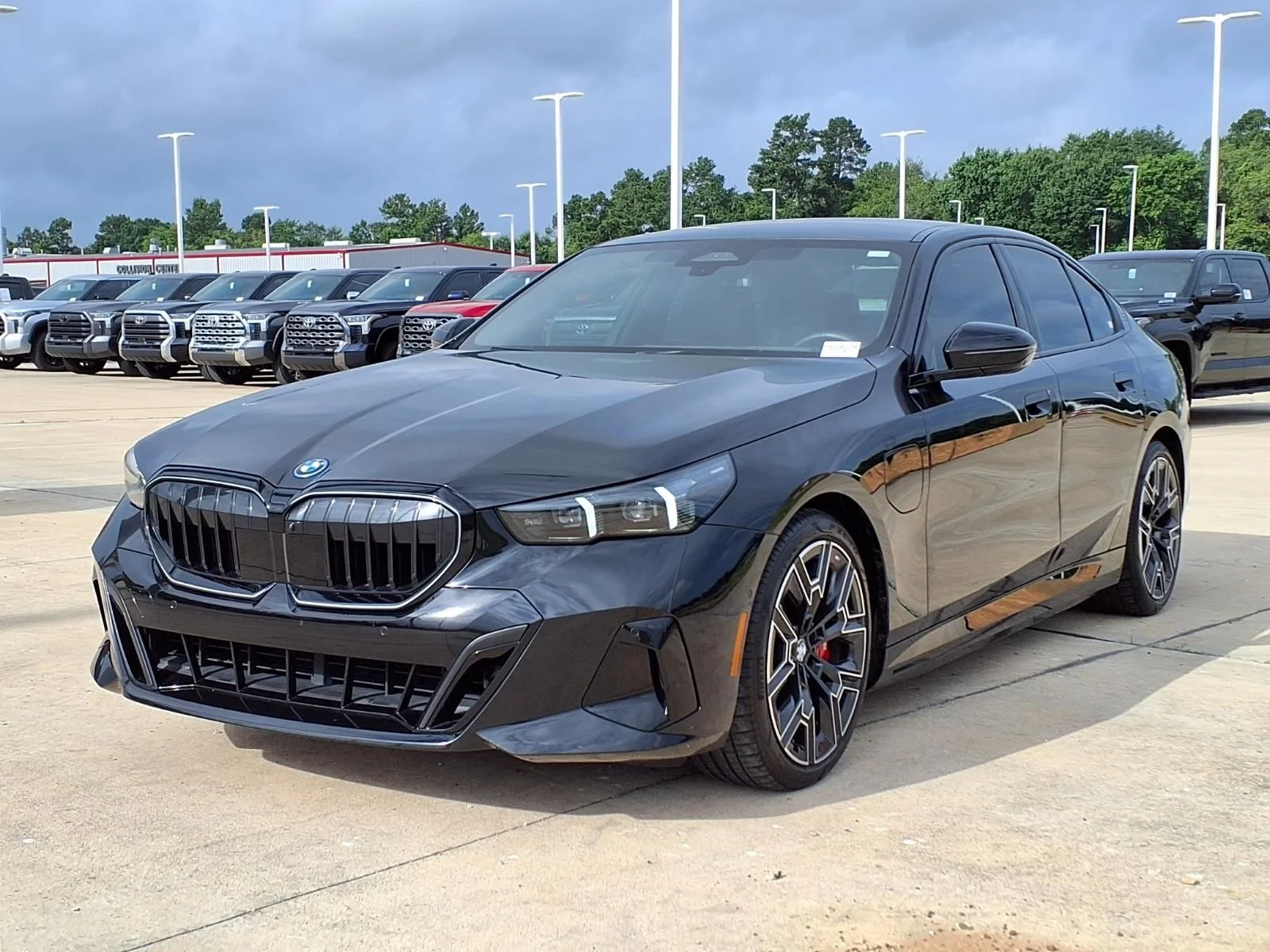 Used 2026 Black BMW 550e xDrive image 3