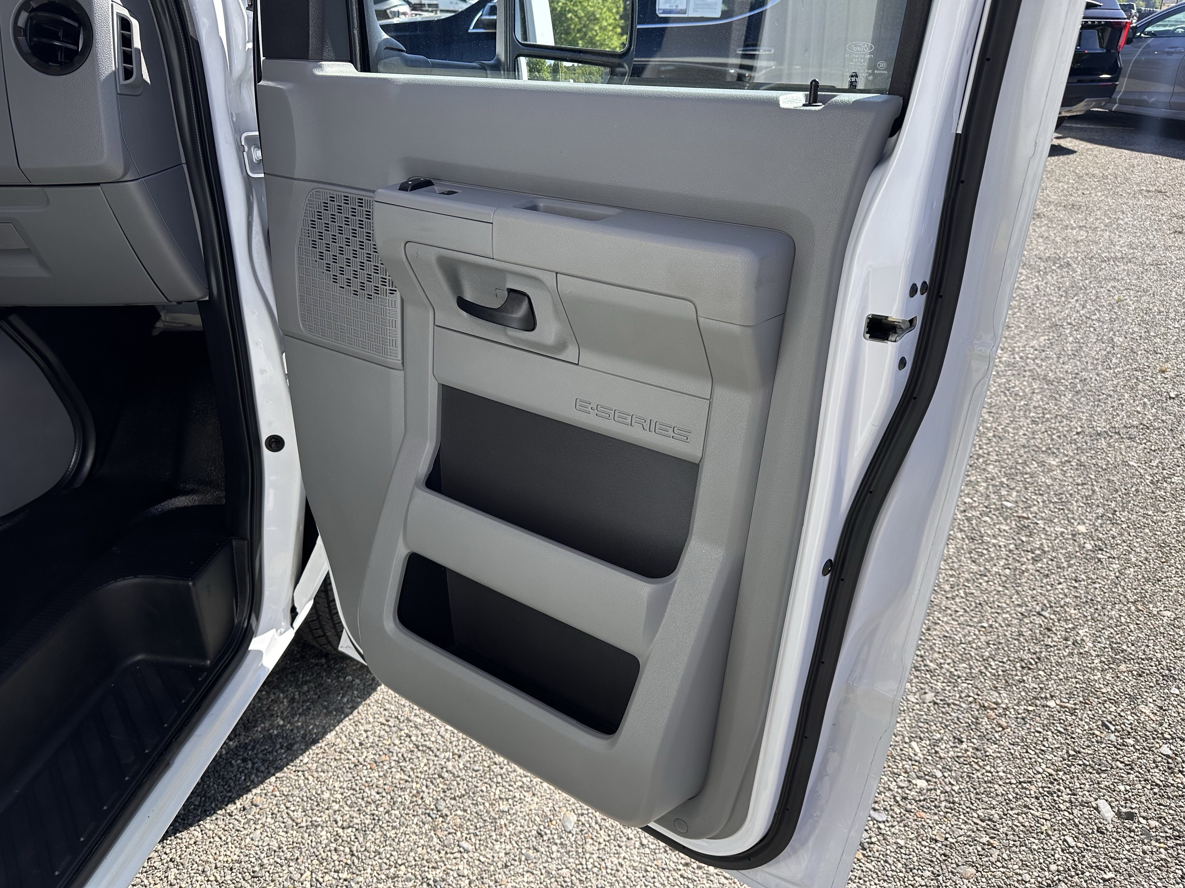 Used 2023 Oxford White Ford  image 9