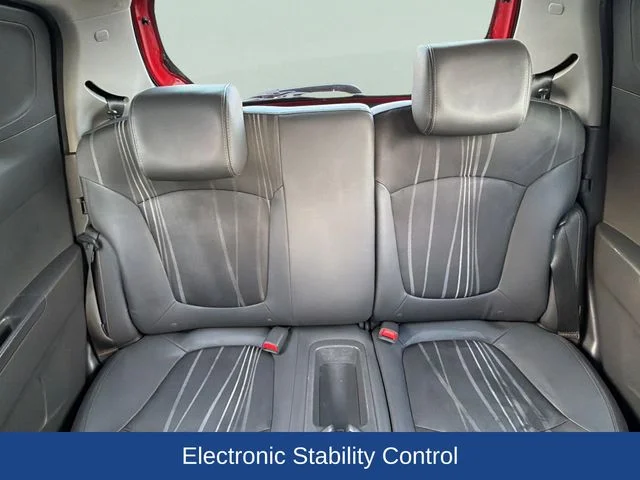Used 2014 Red Chevrolet LS image 17