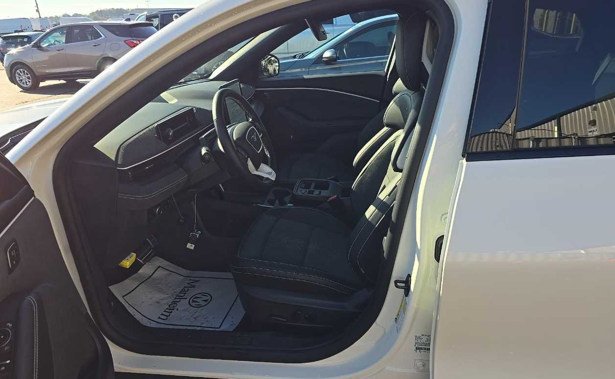 Used 2025 Star White Metallic Tri-Coat Ford GT image 4