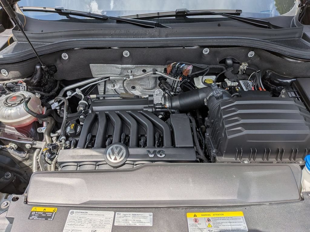 Used 2023 Black Volkswagen 3.6L V6 SEL R-Line image 34
