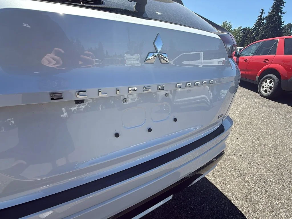 New 2026 White Diamond Mitsubishi SEL AWD image 33