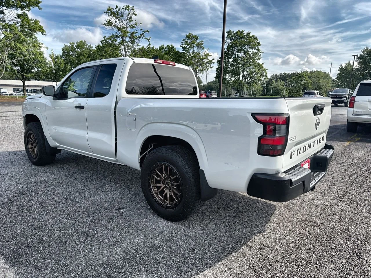 Used 2022 White Nissan King Cab S 4x2 image 6
