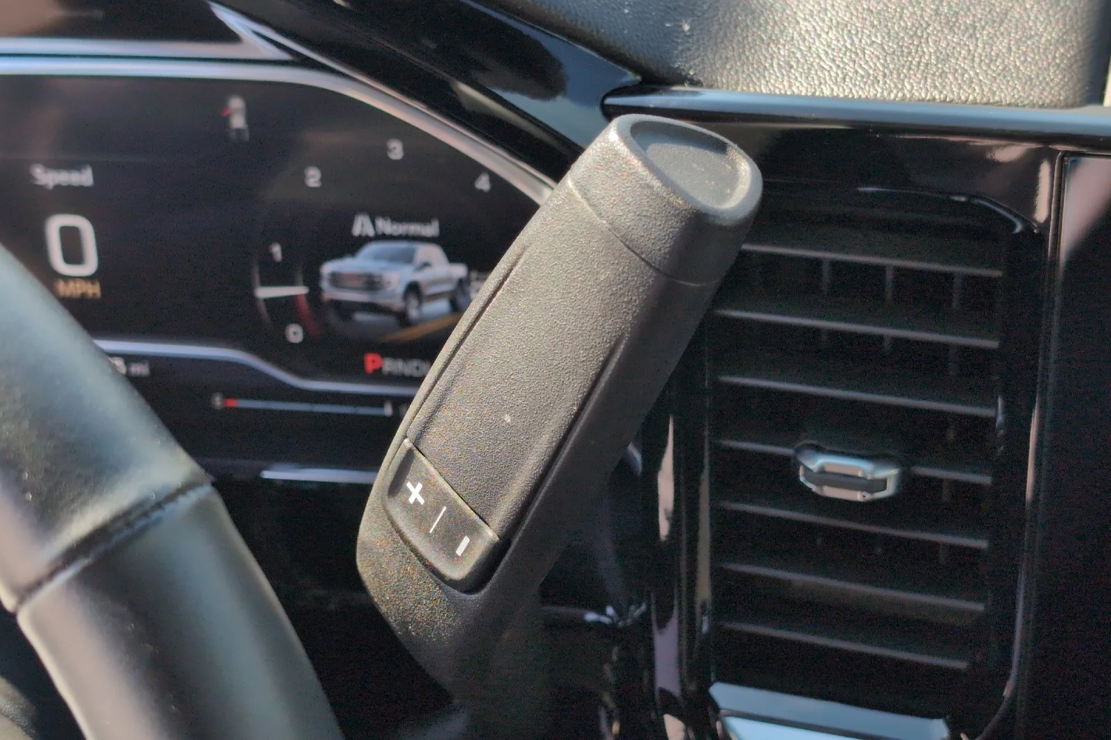 New 2025 Onyx Black GMC Elevation image 21