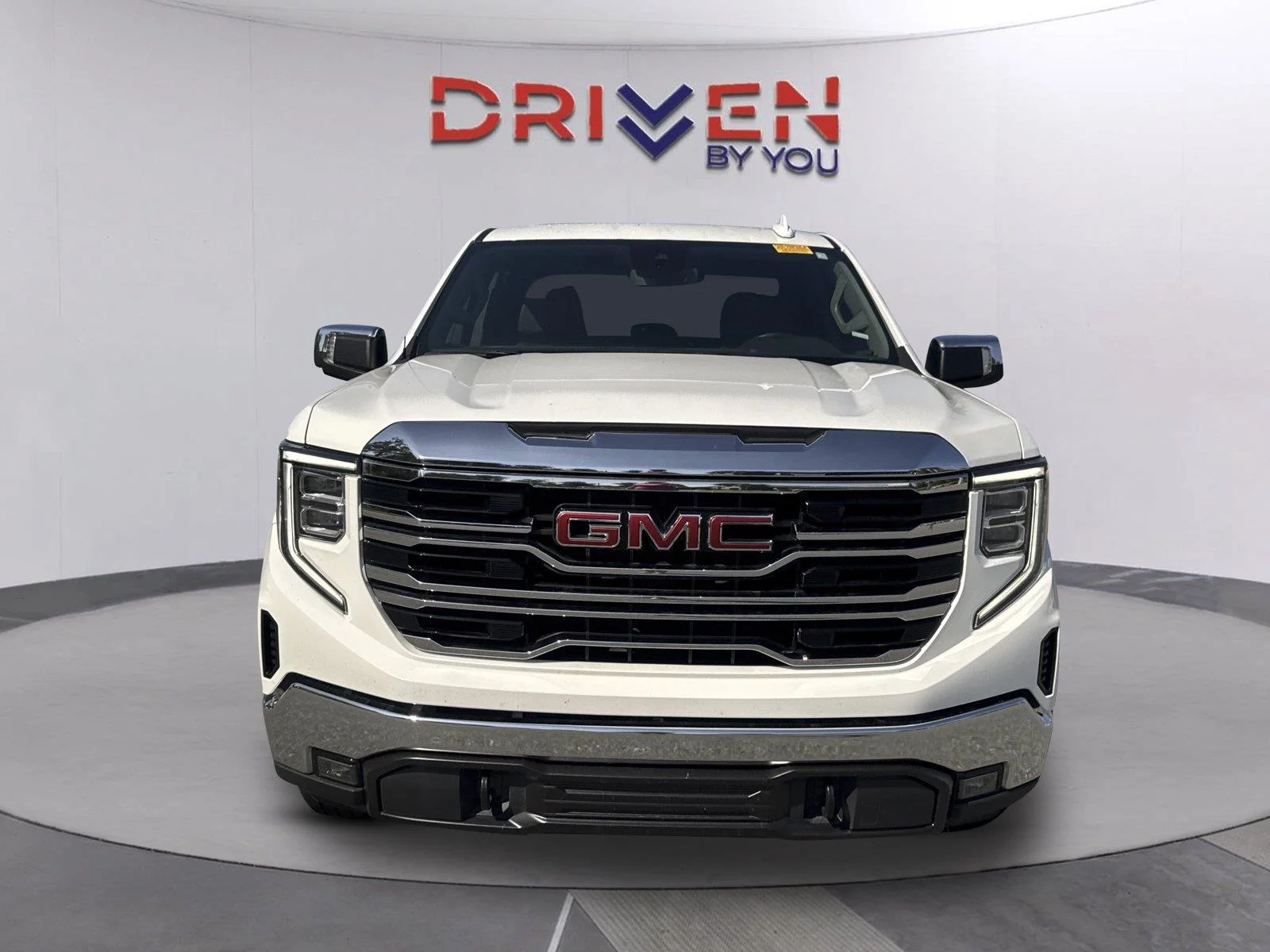 Used 2025 SUMMIT WHITE GMC SLT image 8