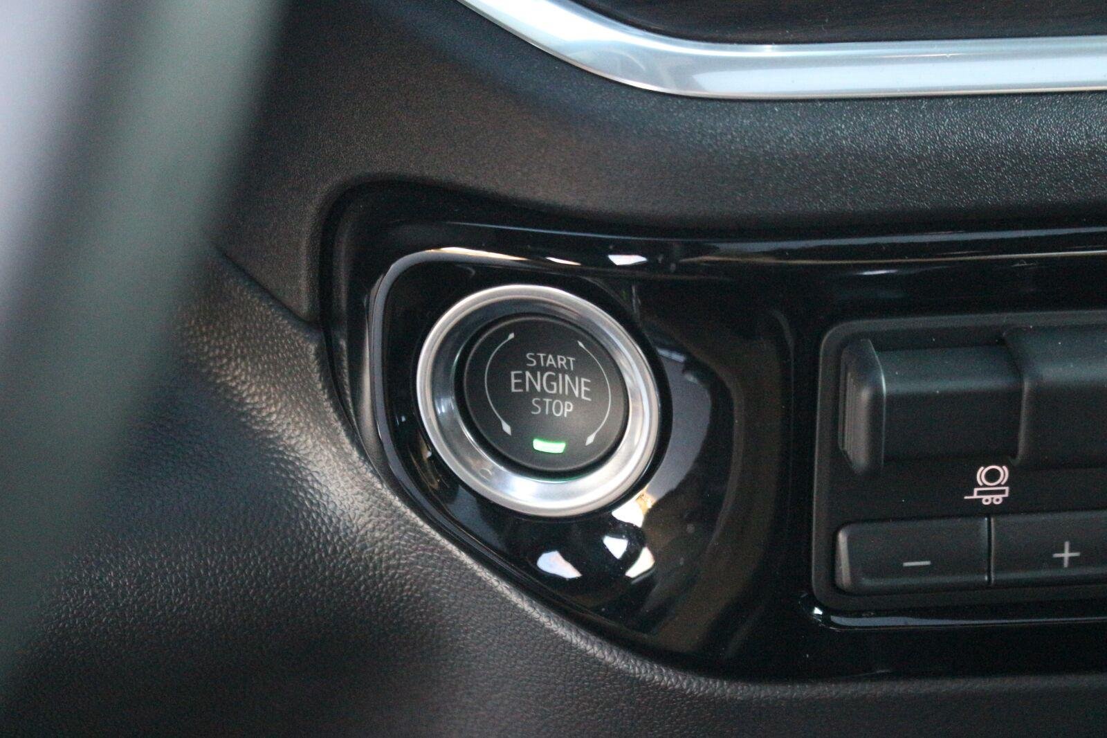 Used 2026 Sterling Metallic GMC SLT image 31