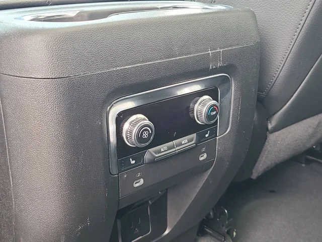 Used 2024 Onyx Black GMC Denali image 12