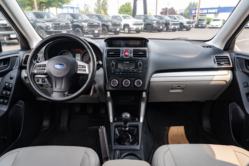 Used 2014 Ice Silver Metallic Subaru 2.5i Premium image 10