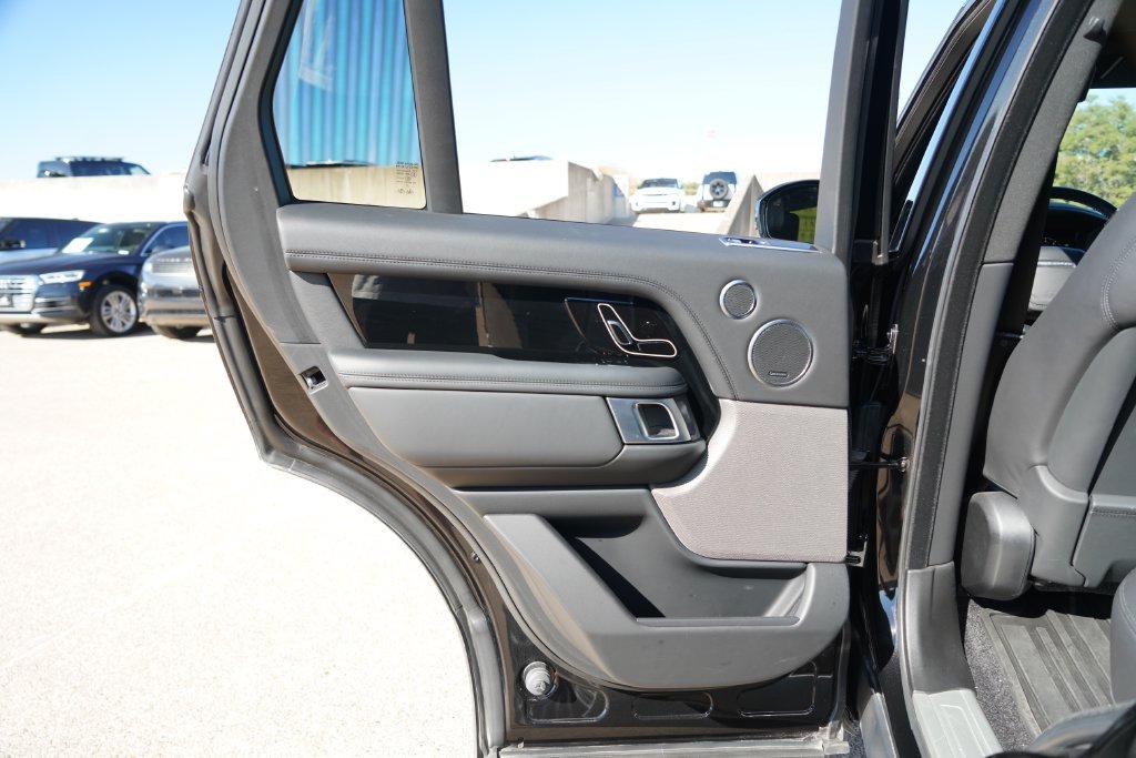 Used 2021 Black Land Rover Westminster image 32