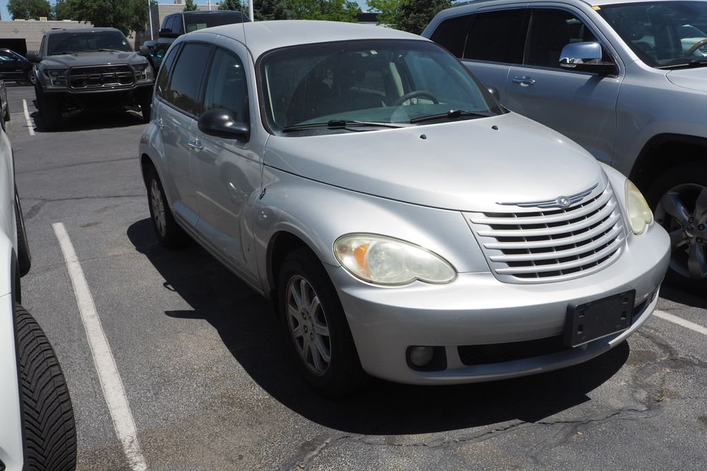 Used 2008 Silver Chrysler Touring image 1