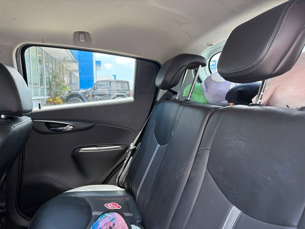 Used 2019 SUMMIT WHITE Chevrolet LT image 9