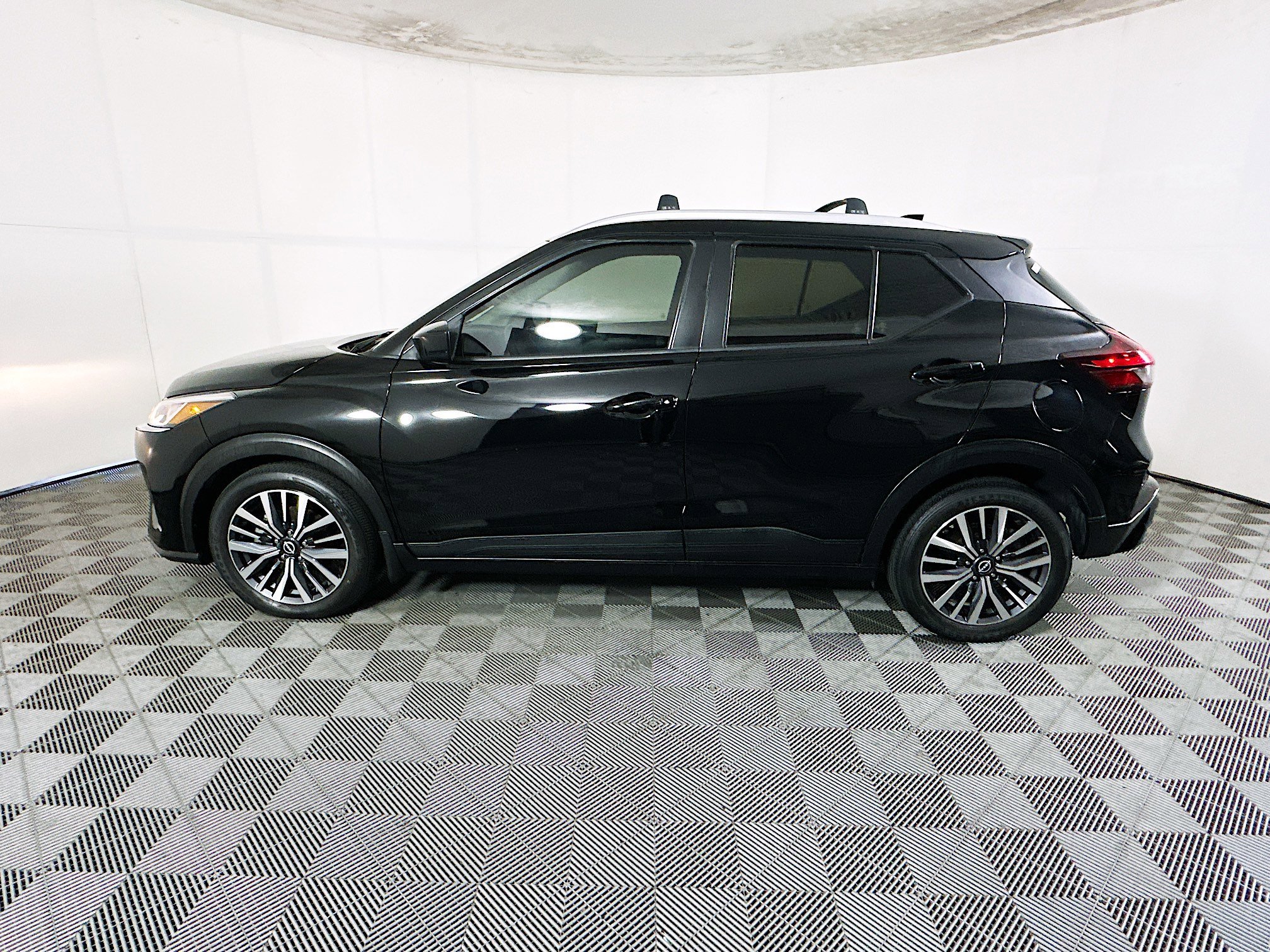 2022 Nissan Kicks thumbnail 8