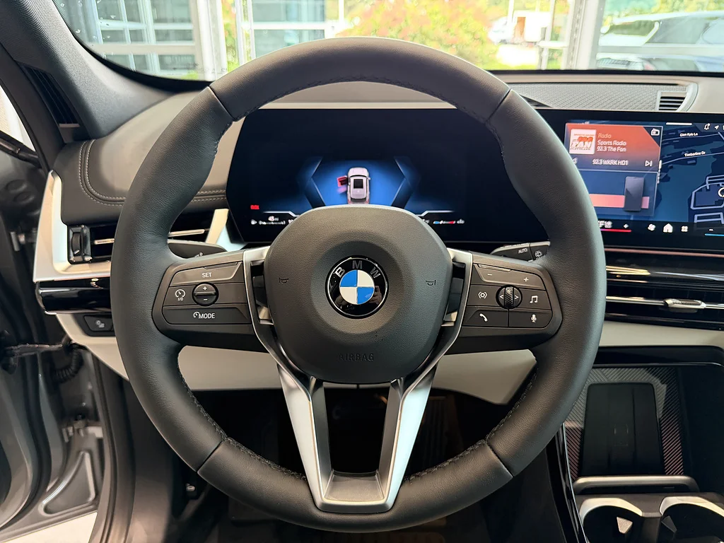 New 2027 Space Silver Metallic BMW xDrive28i image 9