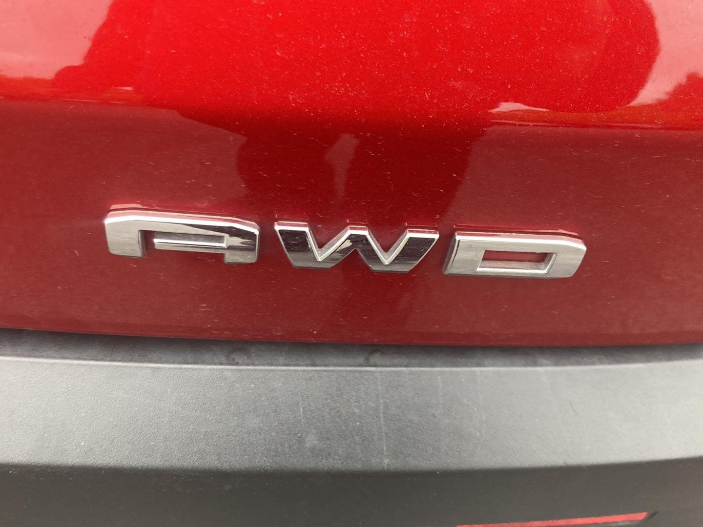 Used 2023 Volcanic Red Tintcoat GMC SLE image 11