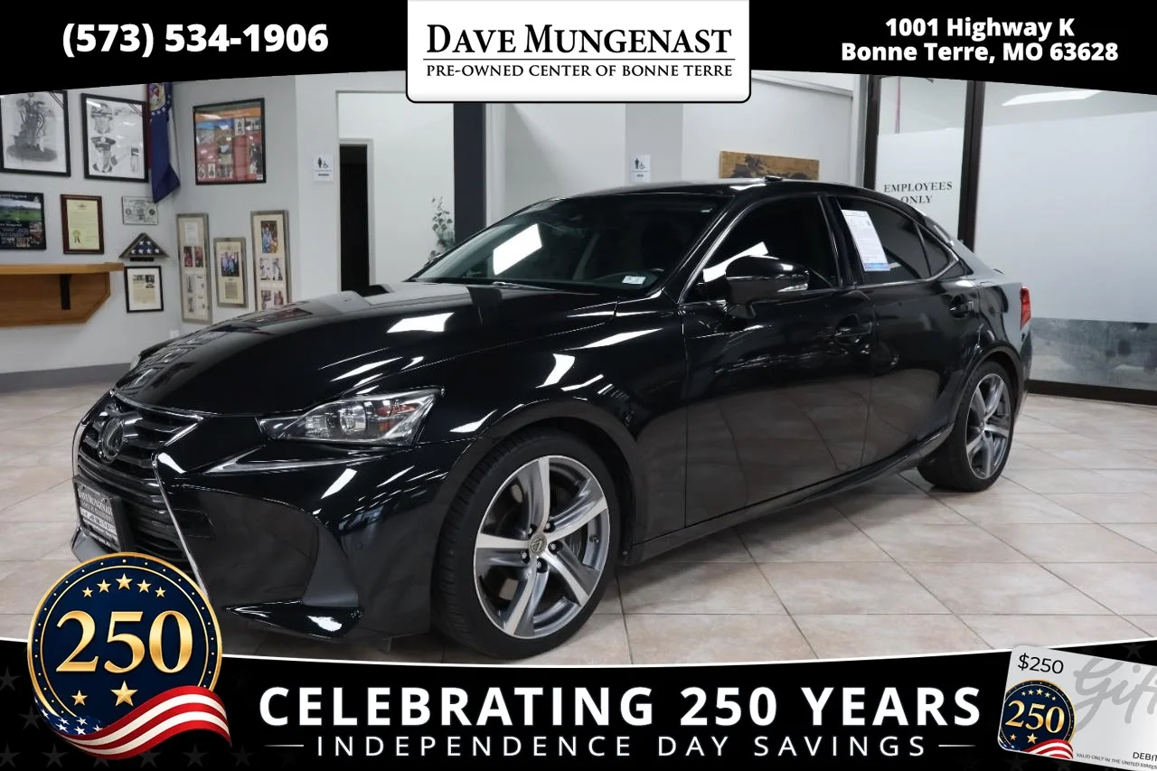 2017 Lexus IS 350 200t's photo