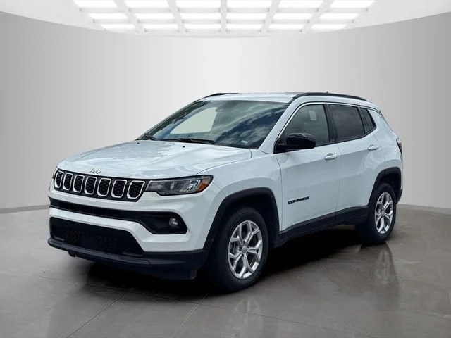 Certified Used 2024 White Jeep Latitude image 3