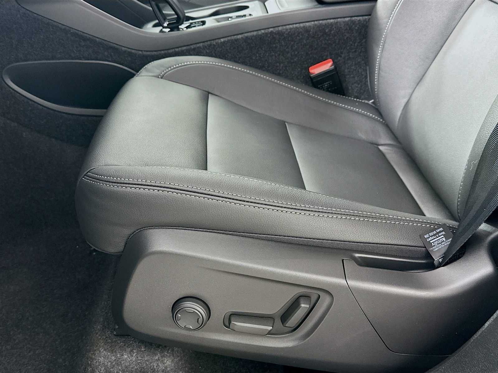 New 2026 Crystal White Volvo Core image 17
