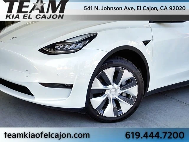 Used 2022  Tesla Long Range image 3