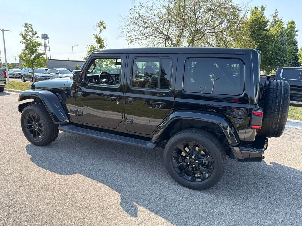 Used 2021 Black Jeep Unlimited Sahara High Altitude image 5