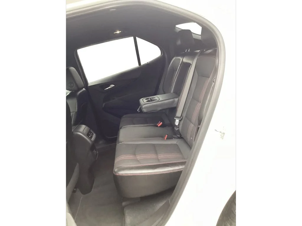 Used 2022 Summit White Chevrolet RS image 12