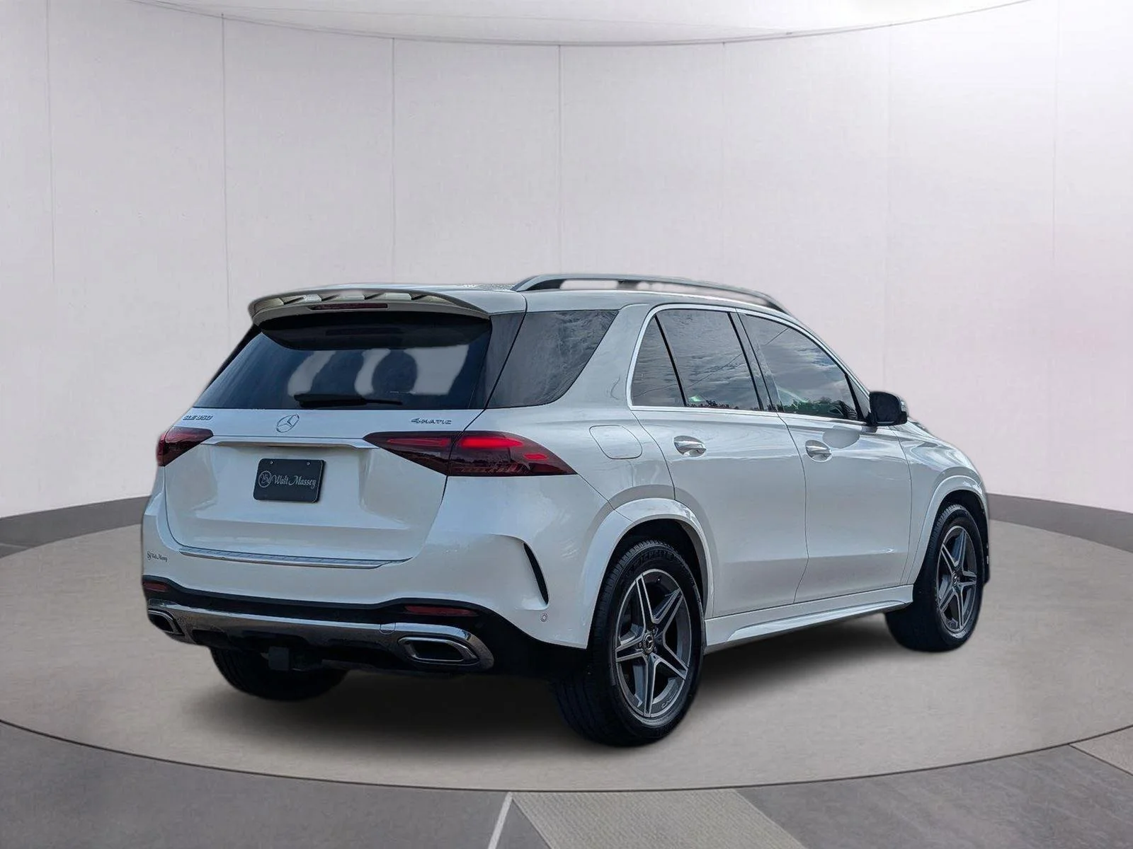 Used 2024 MANUFAKTUR Diamond White Metallic Mercedes-Benz GLE 350 image 5