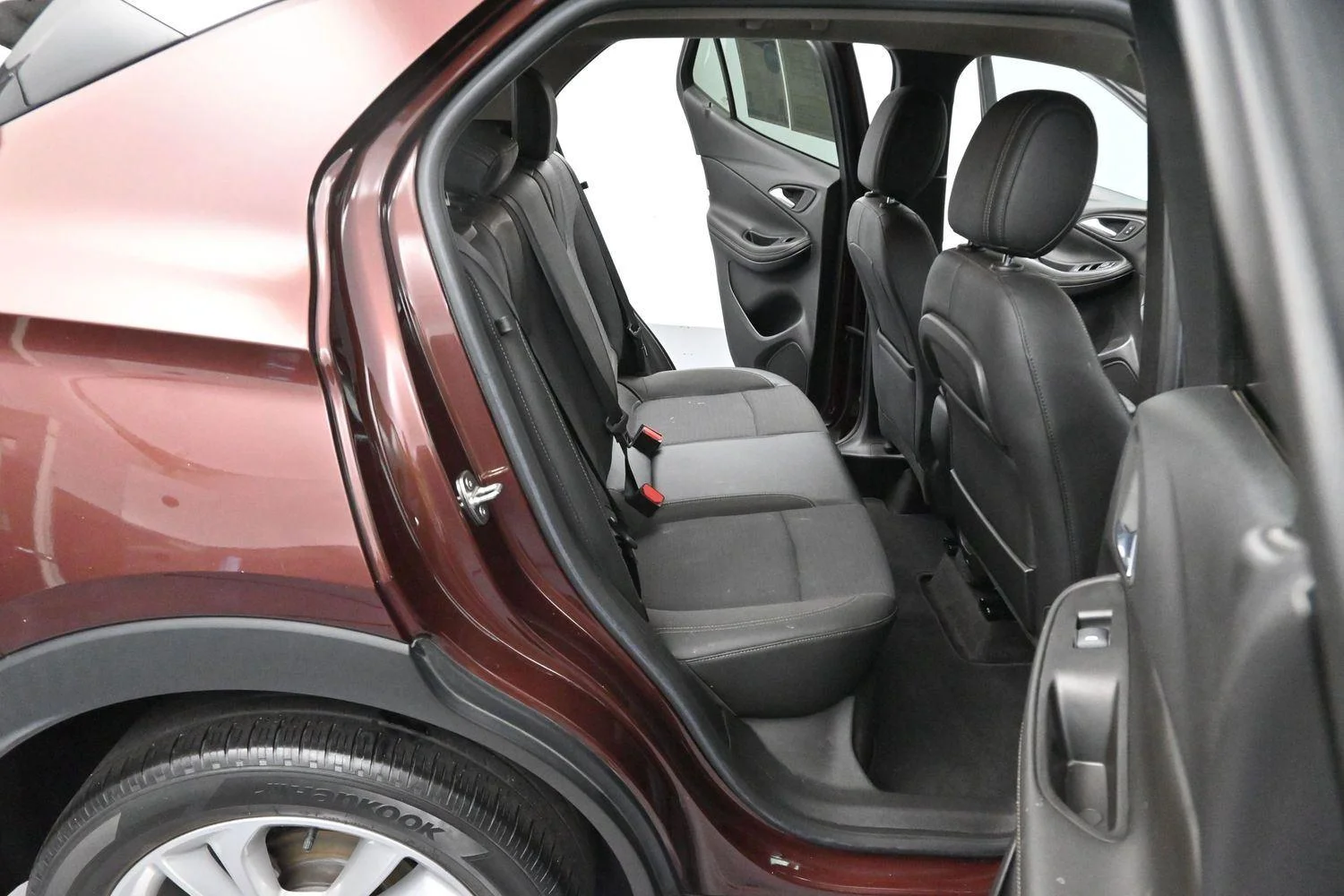 Used 2023 Rosewood Metallic Buick Preferred image 32