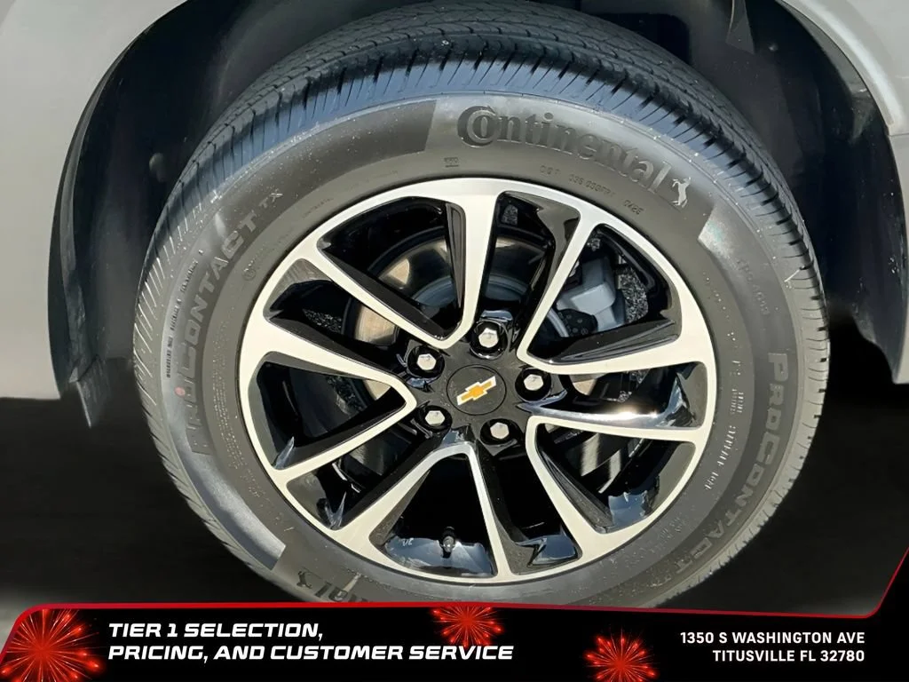 Used 2025 Mosaic Black Metallic Chevrolet LT image 32