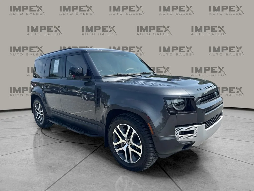 Used 2024 Gray Land Rover S image 4