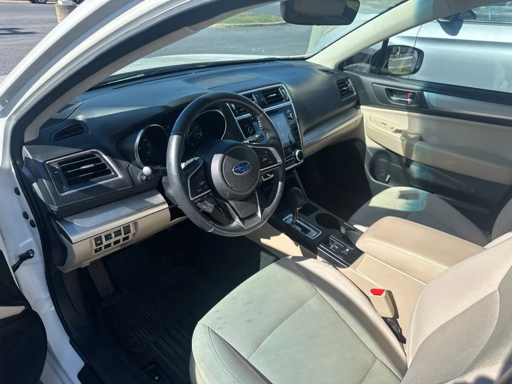 Used 2018 Crystal White Pearl Subaru 2.5i image 25