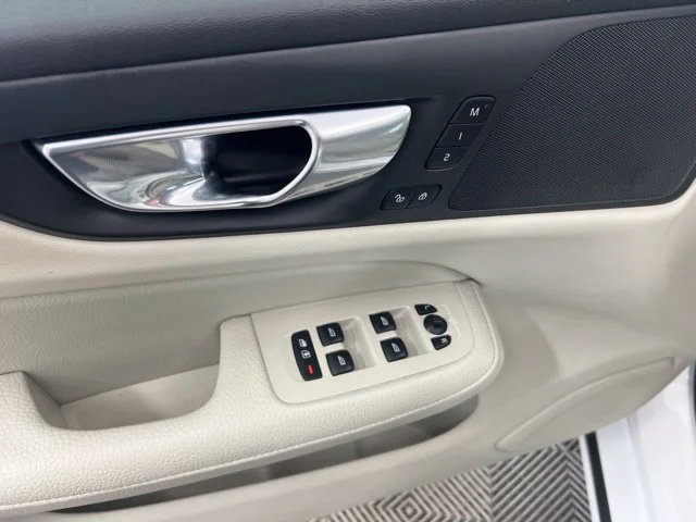 Used 2021 White Volvo T5 Momentum image 12
