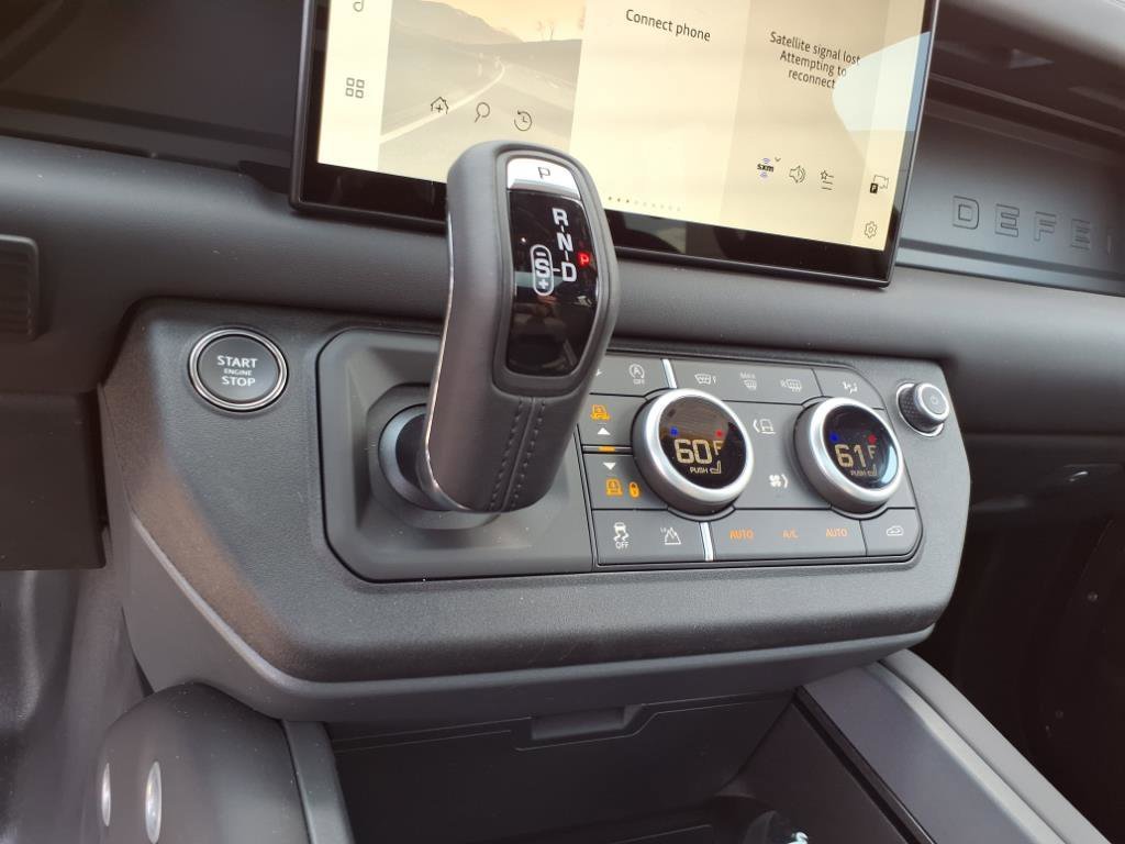 2025 Land Rover Defender X-Dynamic SE - Photo 30