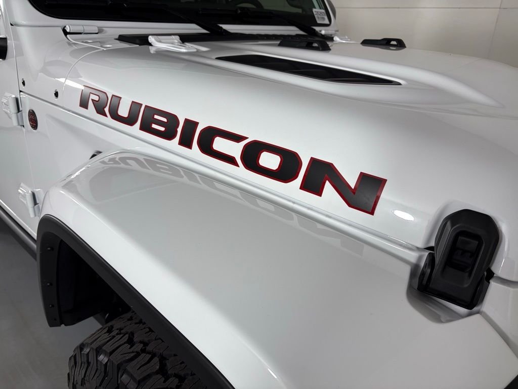New 2026 Bright White Clear-Coat Exterior Paint Jeep Rubicon image 12