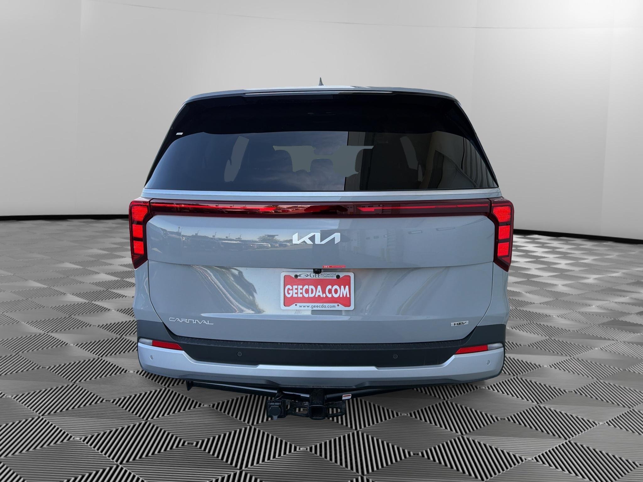New 2027 Ceramic Silver Kia LXS image 5