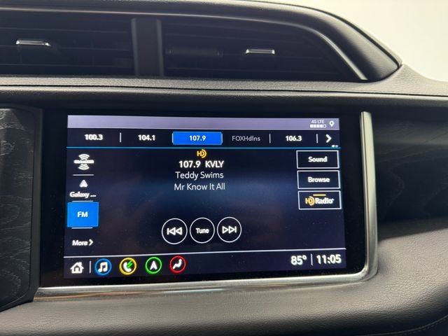 Used 2021 White Frost Tricoat GMC Denali image 31
