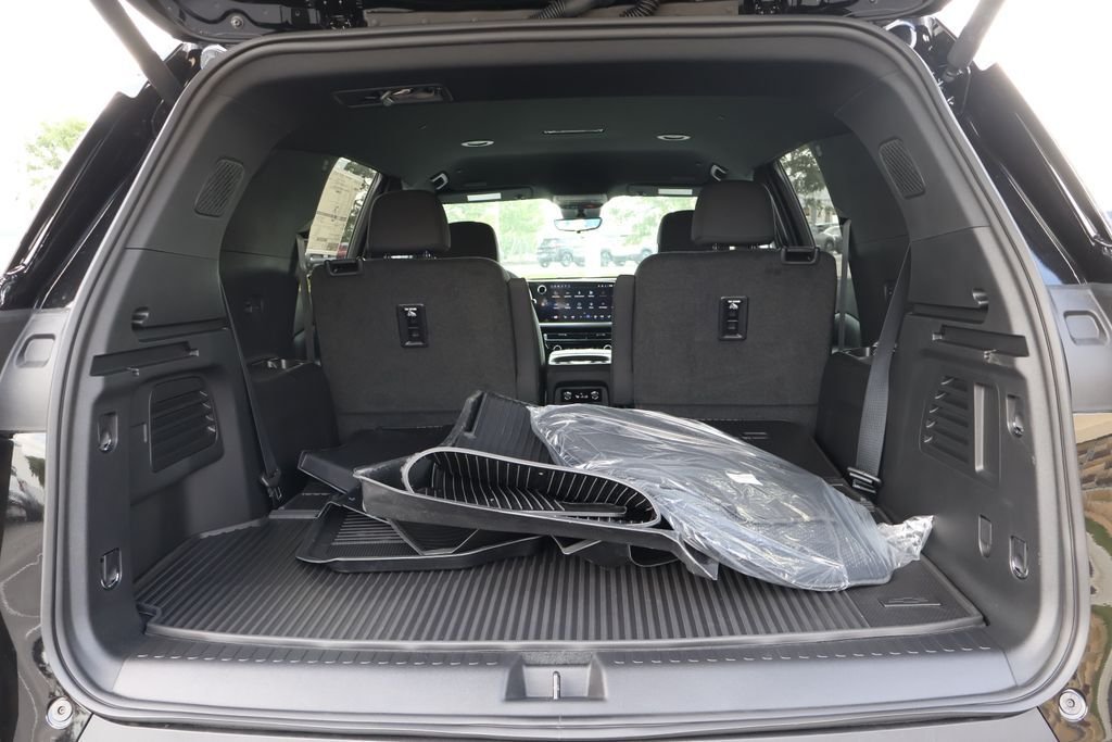 New 2027 Mosaic Black Metallic Chevrolet LT image 46