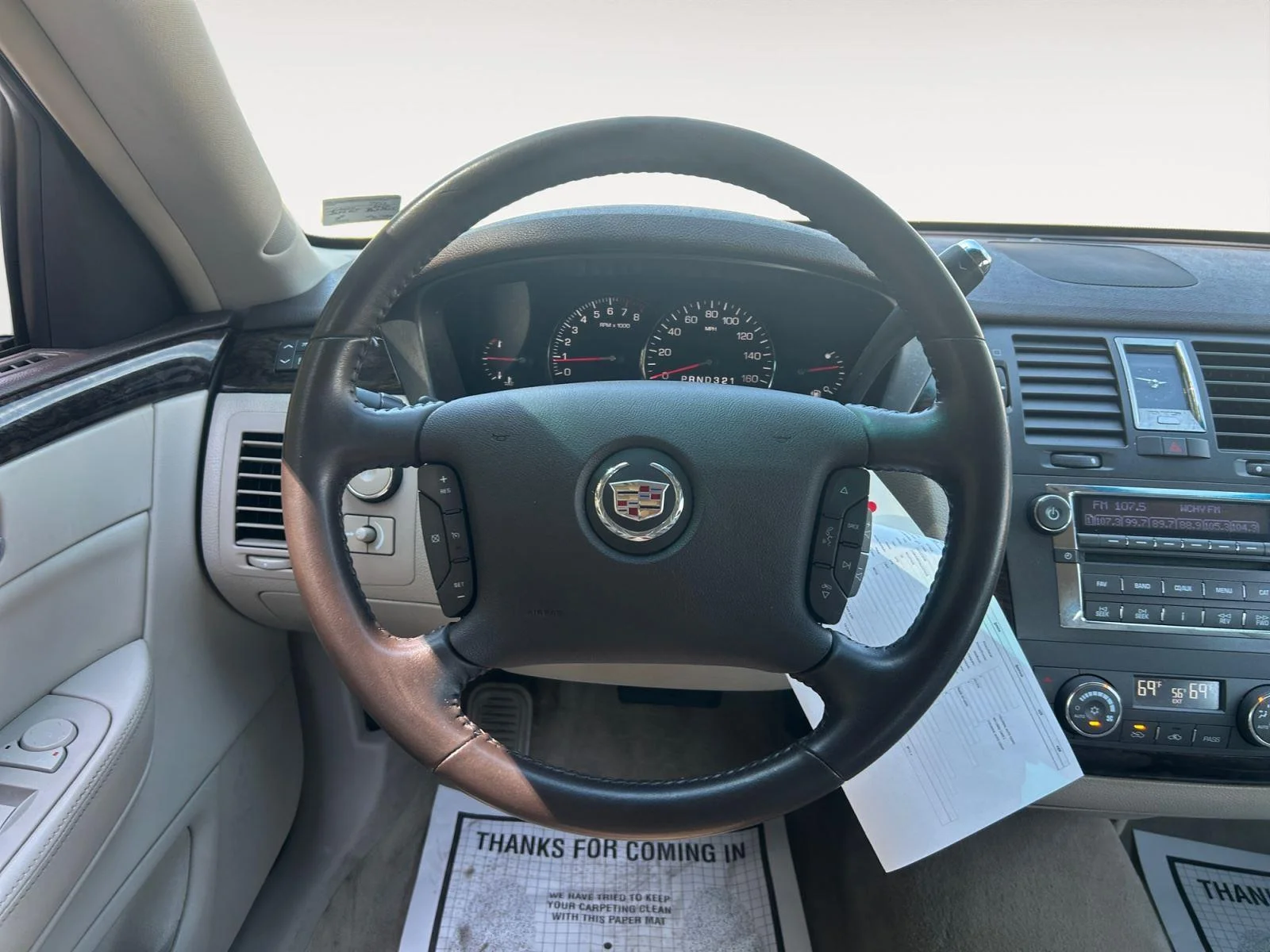 Used 2010 Vanilla Latte Cadillac w/1SA image 12