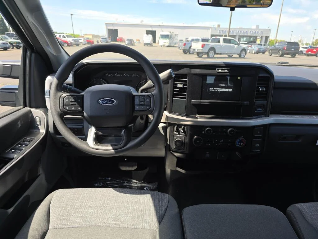 2025 Ford F-350 Super Duty XLT - Photo 15