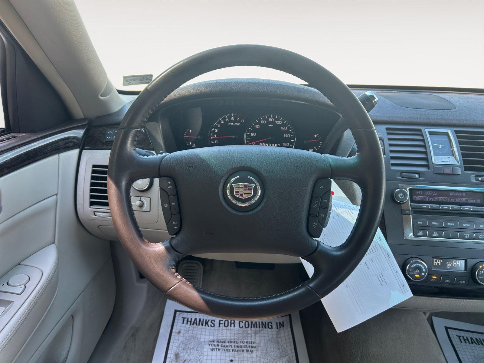 Used 2010 Vanilla Latte Cadillac w/1SA image 12