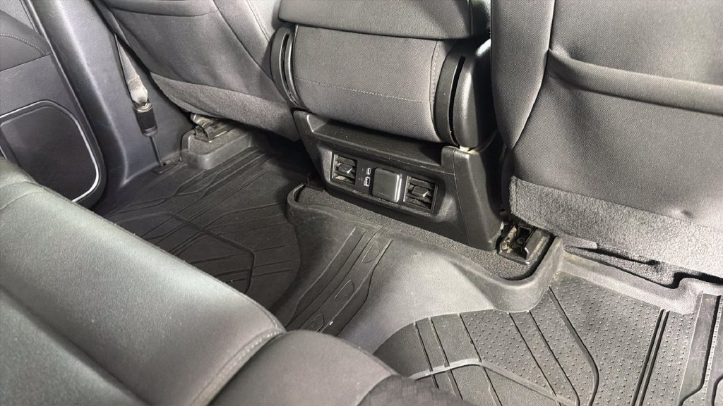 Used 2022 SUMMIT WHITE Chevrolet LT image 30