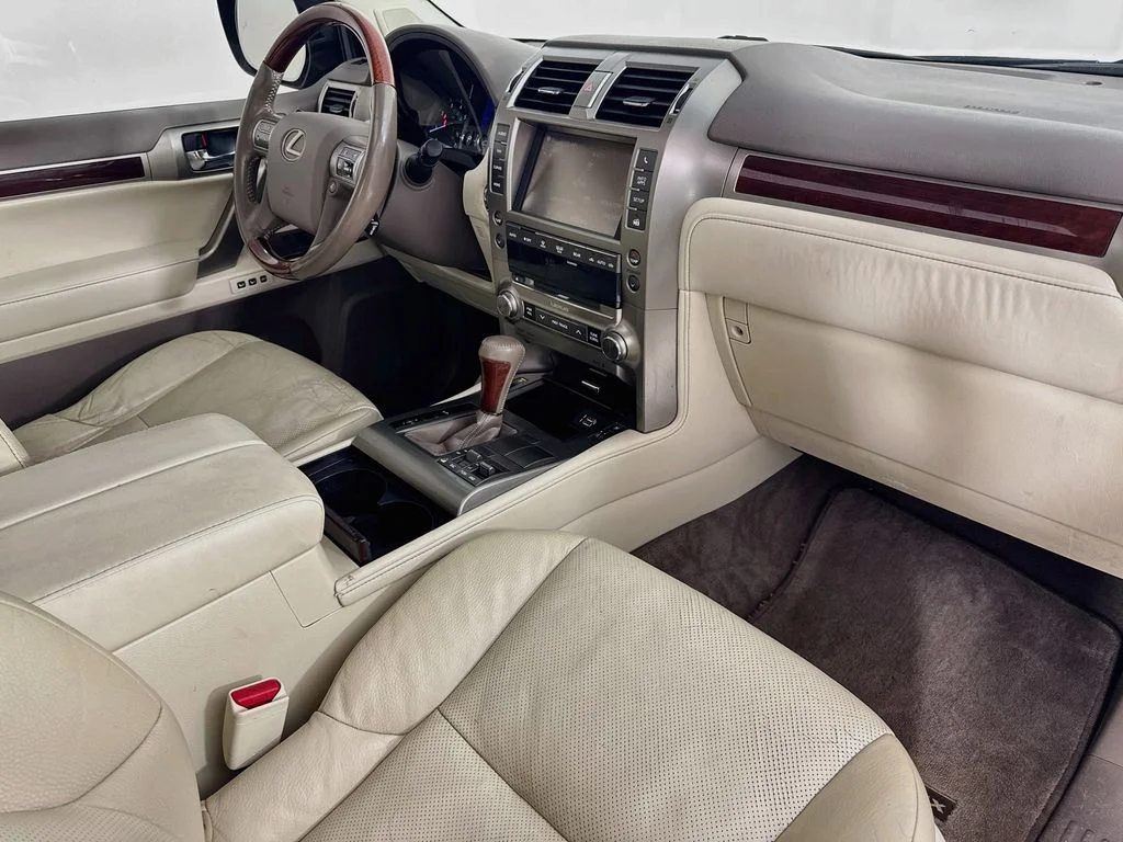 Used 2016 Black Onyx Lexus 460 image 38