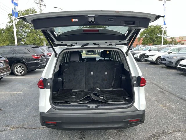 Used 2024 Beige Toyota XLE image 21