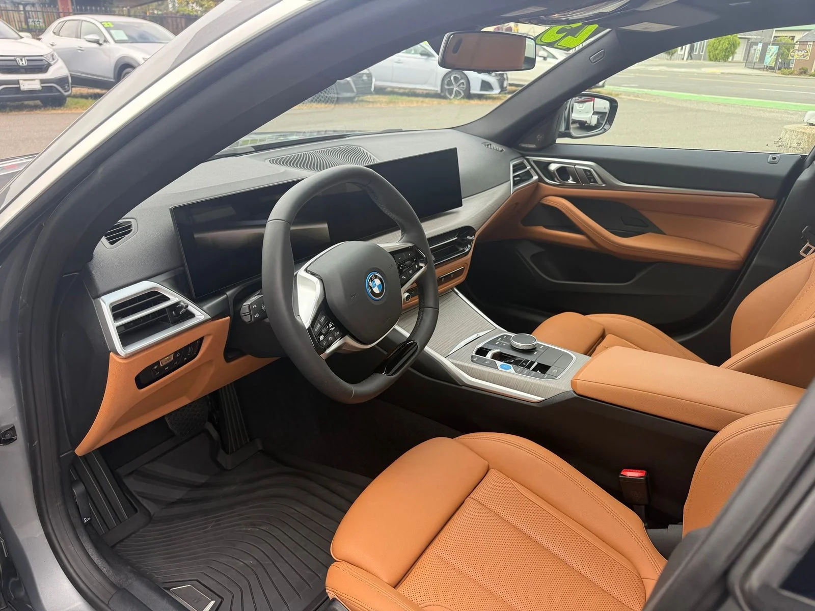 Used 2025 Gray BMW xDrive40 image 12
