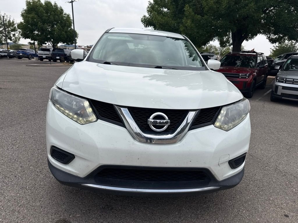 Used 2016 White Nissan S image 3