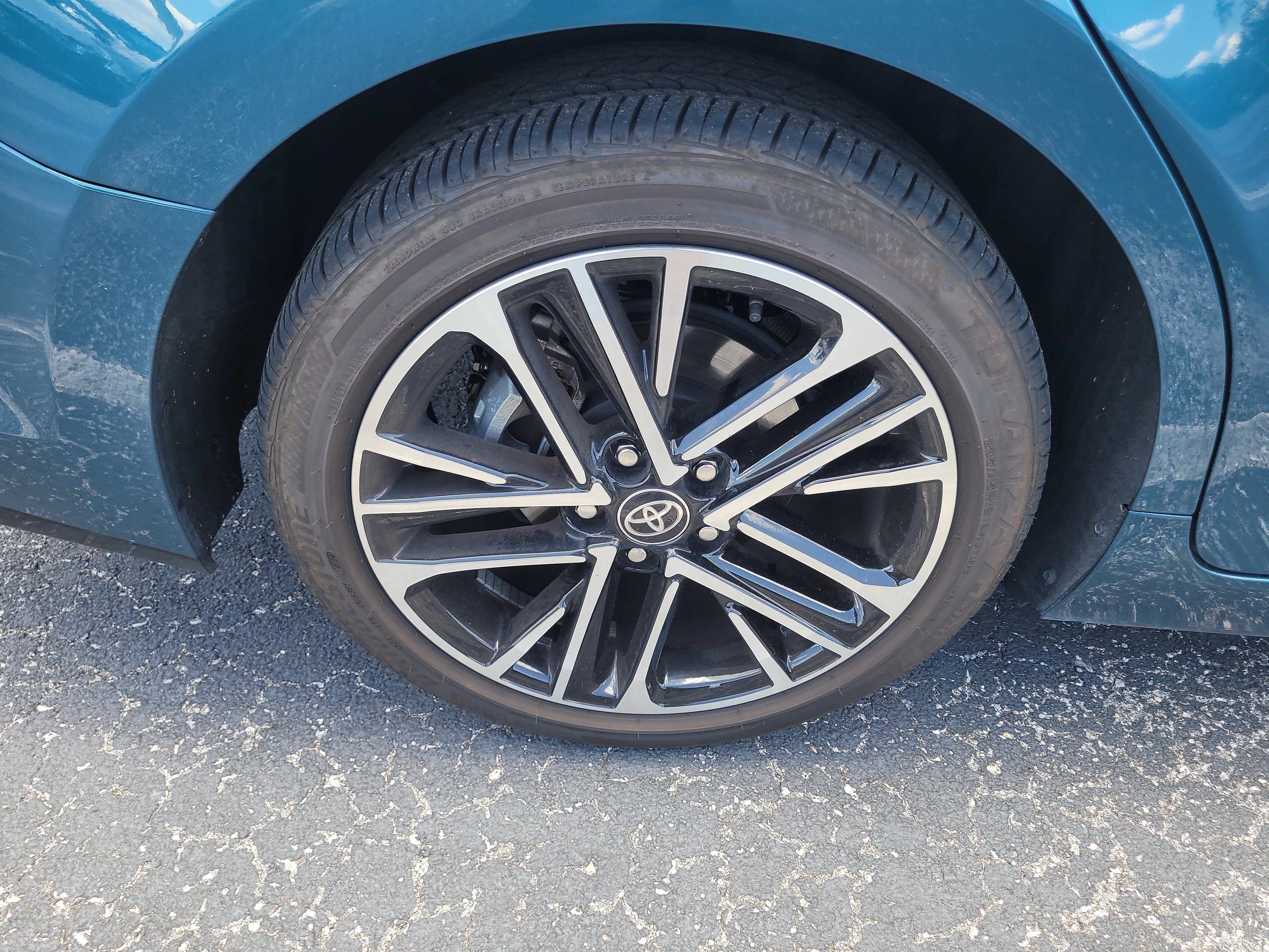 Used 2025 Ocean Gem Toyota XLE image 8
