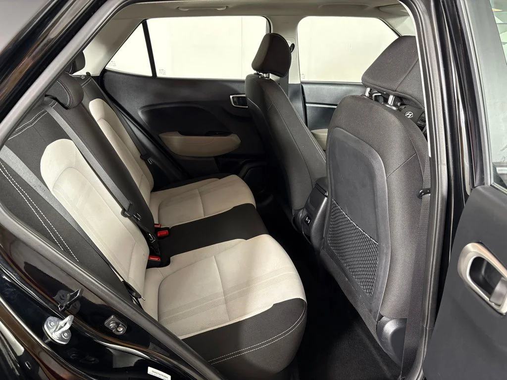 Used 2025 Black Hyundai SEL image 20