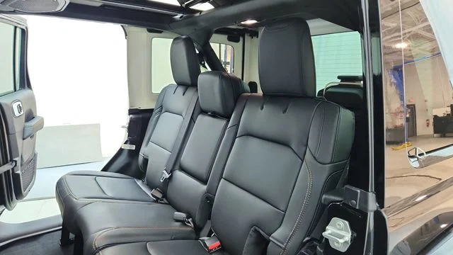 New 2026 Black Clear-Coat Exterior Paint Jeep Sahara image 21